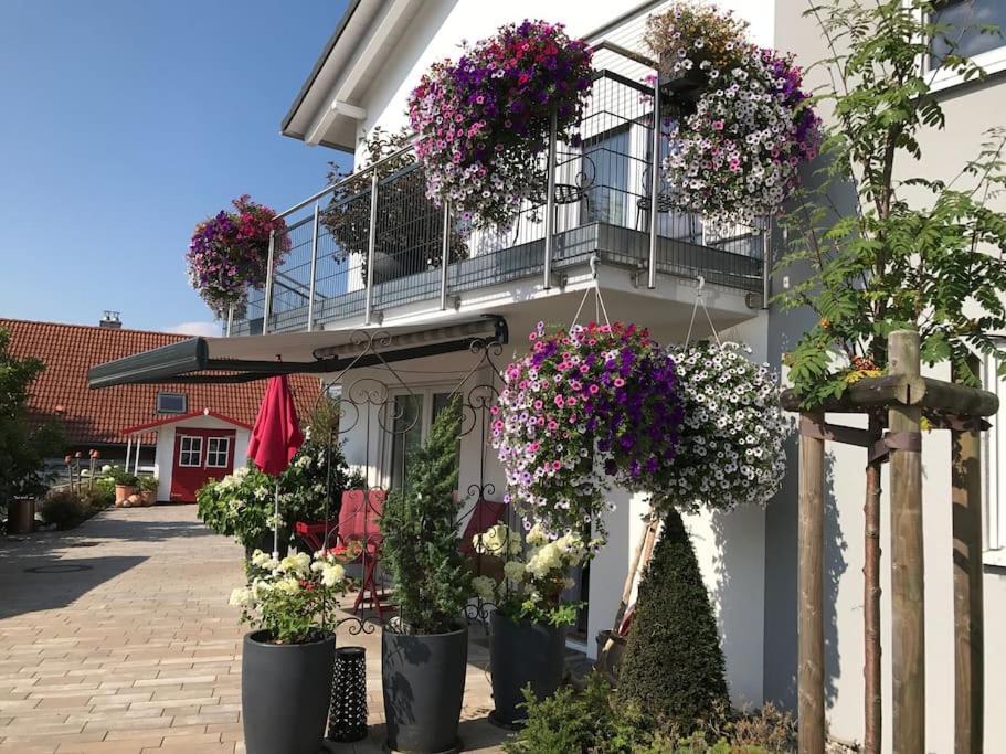 Wohlfuehlapartment Mit Charme Hergensweiler Exterior foto